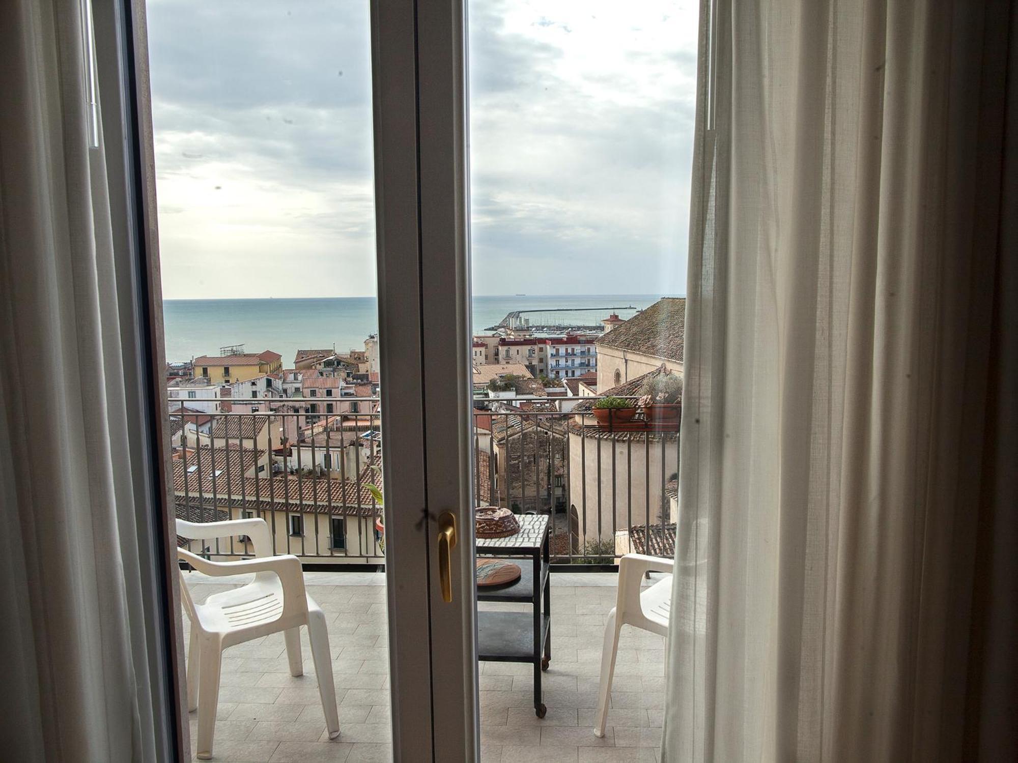 Armonia Bed & Breakfast Salerno Bagian luar foto